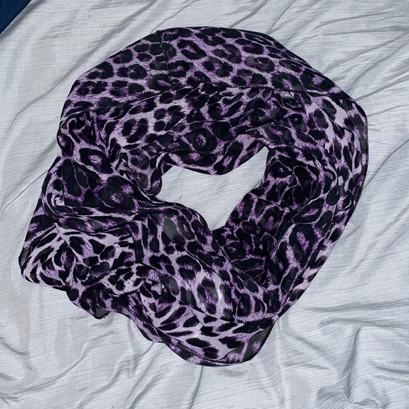 Leopard infinity scarf - Picture 2 of 2